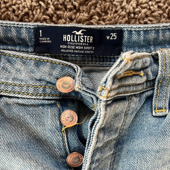 Hollister High-Rise Mom Short Size 1 - Picture 3 of 4